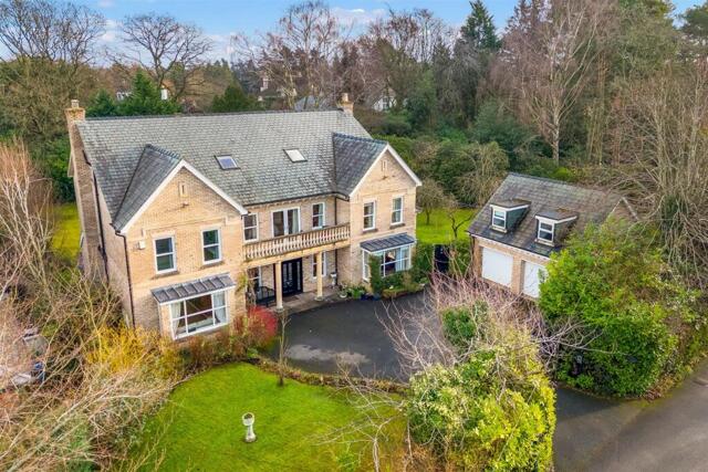 Theobald Road, Bowdon, 8 Bedroom Detached