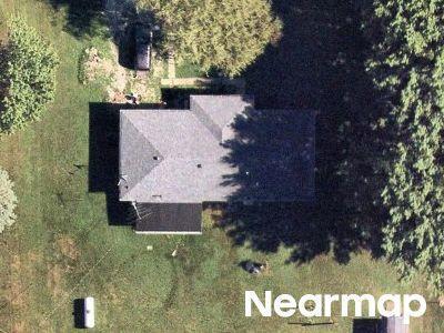 E  S, Shelbyville, Preforeclosure Single-family Home