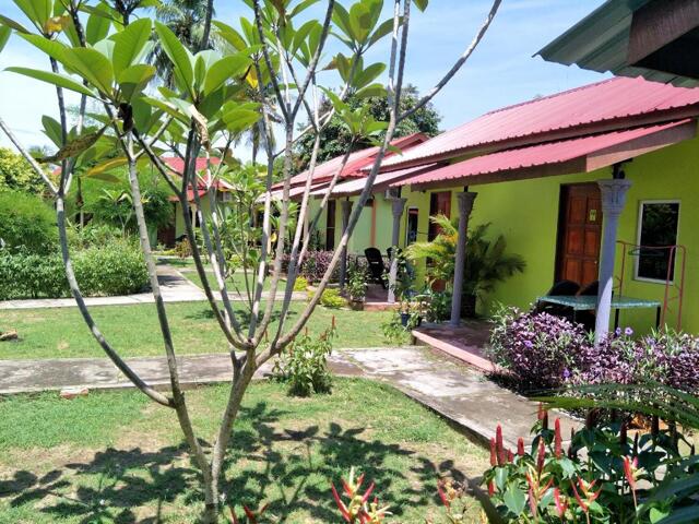 Simpang .temonyong, Jalan Padang Putih, Langkawi, Motel Aurora Damai