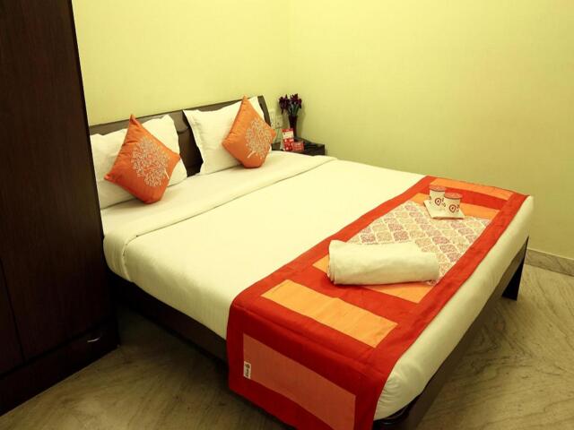 Plot No., Sardar Shankar Road,near Kalighat Metro, Kolkata, Oyo 3653 Second