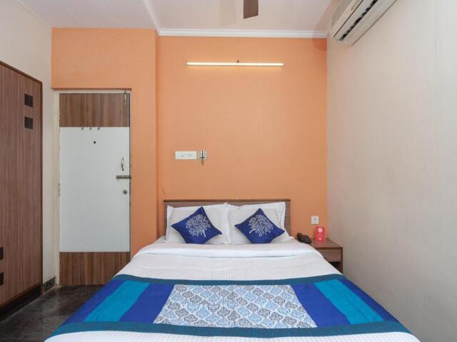 Hotel Srm Central Park, No, Kumarappa Street, Periamet, Chennai, Oyo 16890 Hotel