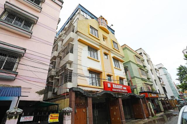 Kalitala Road, Prince Anwar Shah Road, Kolkata, Oyo Harry Inn