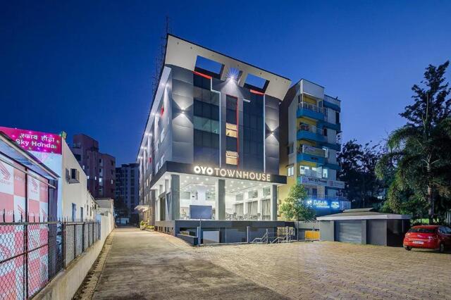 Plot No.,solapur Pune Highway, Laxmi Colony, Hadapsar, Pune, Pune, Townhouse Hadapsar, Hotel