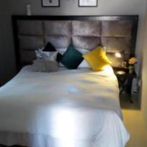 Pritchard Street, Olivedale Johannesburg North, Johannesburg, Bruno Comfort Suites