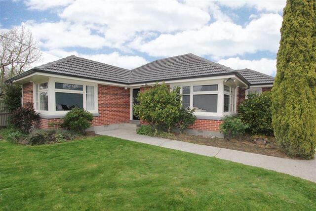 Mappleton Avenue, Christchurch, Sunny House With