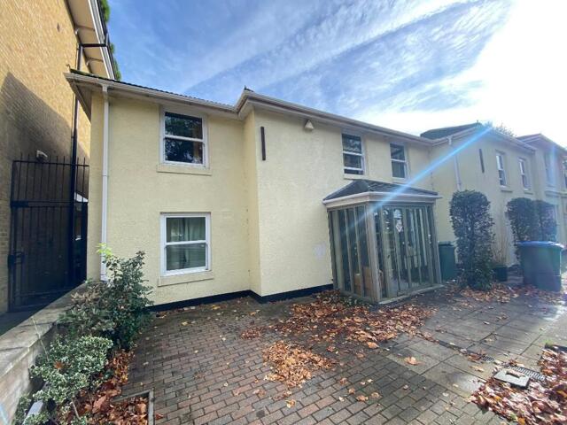 A The Avenue, Southampton, 6 Bedroom End