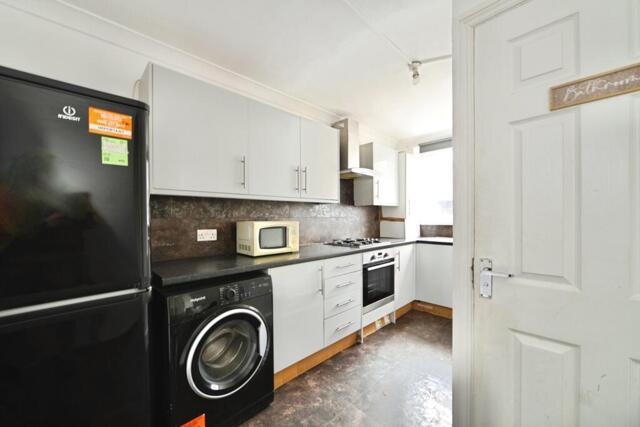 Landseer Avenue, Manor Park, 1 Bedroom Flat