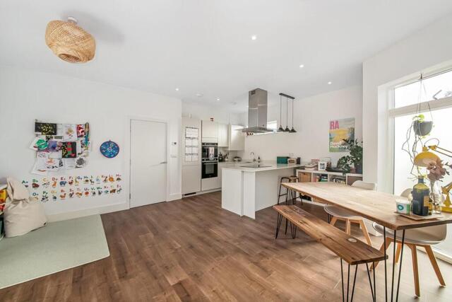 Auckland Road, Crystal Palace, 2 Bedroom Apartment