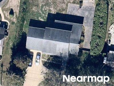 Skinner St, Southampton, Preforeclosure Single-family Home