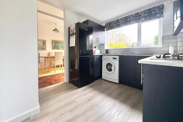 Oast House Crescent, Farnham, 3 Bedroom Detached