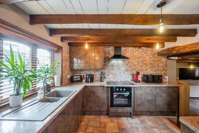 Humberside, Whitton, 5 Bedroom Character