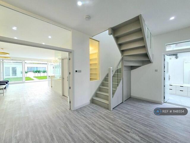 Blakes Avenue, New Malden, 5 Bedroom Detached