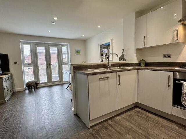 Bailey Bridge Drive, Brunel Quarter, 4 Bedroom Town