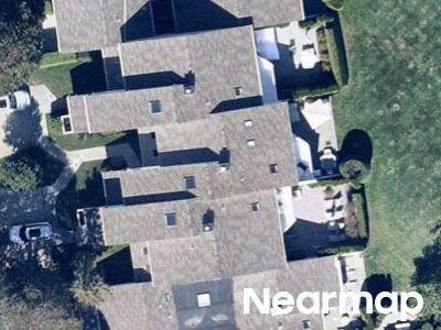 Hampton Rd Apt,southampton, Preforeclosure Single-family Home