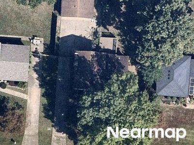 Michael Edward Dr, Louisville, Preforeclosure Single-family Home