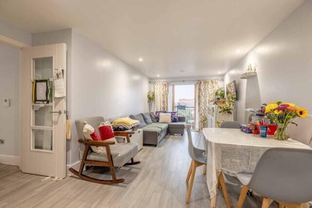 Stoke Road, Slough, 2 Bedroom Flat
