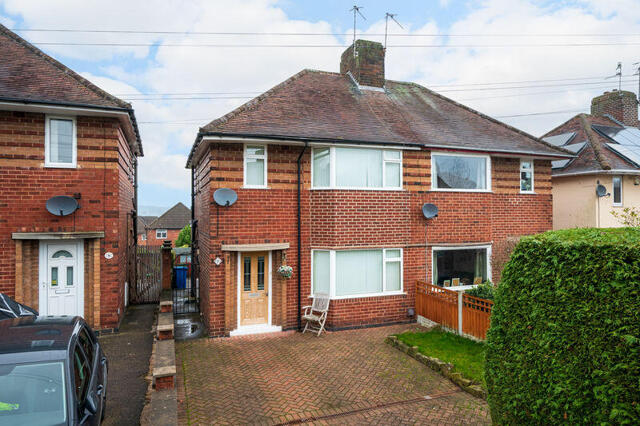 Orchards Way, Walton, Detached House For