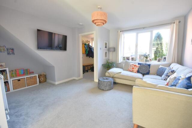 Byron Close, Horsham, 4 Bedroom Semi-detached