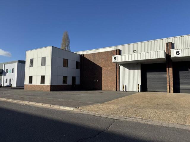 Saxon Way, Unit  Saxon Way Trading Centre, Harmondsworth, Warehouse To Lease