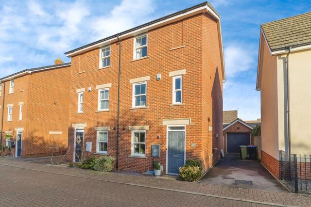 Greensand View, Woburn Sands, 4 Bedroom Town