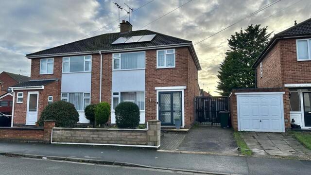 Royal Crescent, Willenhall, 3 Bedroom Semi-detached