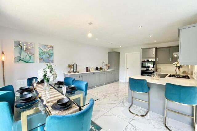 Fairfields Way, Aston, 5 Bedroom Detached