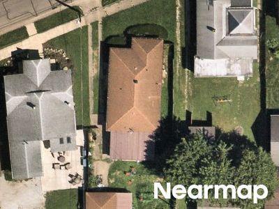 W Washington St, Shelbyville, Preforeclosure Single-family Home