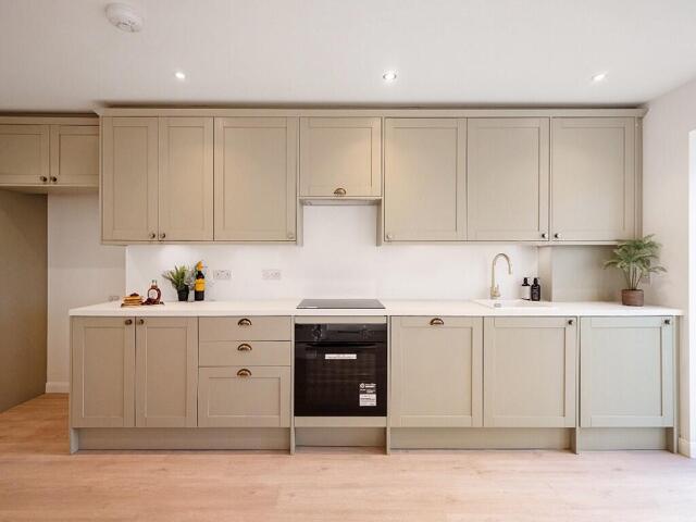 15 Marshall Avenue, Chain Free, St. Albans, 4 Bedroom End