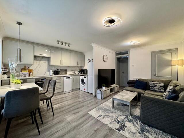 Burrell Close, Edgware, 1 Bedroom Maisonette