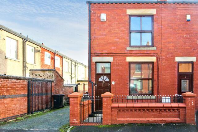 Corn Street, Leigh, 2 Bedroom End