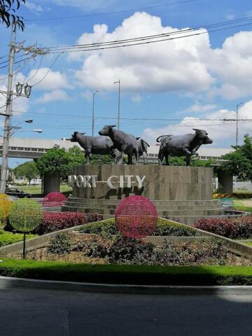 Newport Blvd, Manila, Henry & Luisa