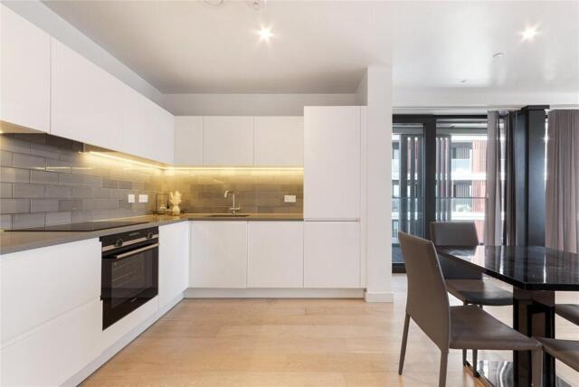 Marco Polo House, Bonnet Street, 2 Bedroom Property Marco Polo House, Bonnet Street, 2 Bedroom Property