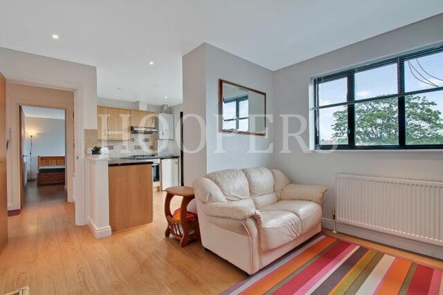 Leeland Way, London, 2 Bedroom Flat