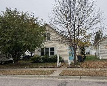 S Main St, Lake Crystal, Foreclosure Single-family Home