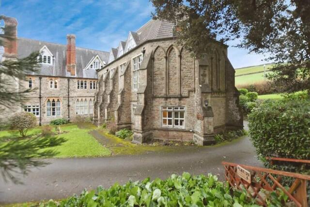 Bovey Tracey, Devon House Drive, Newton Abbot, 2 Bedroom Apartment