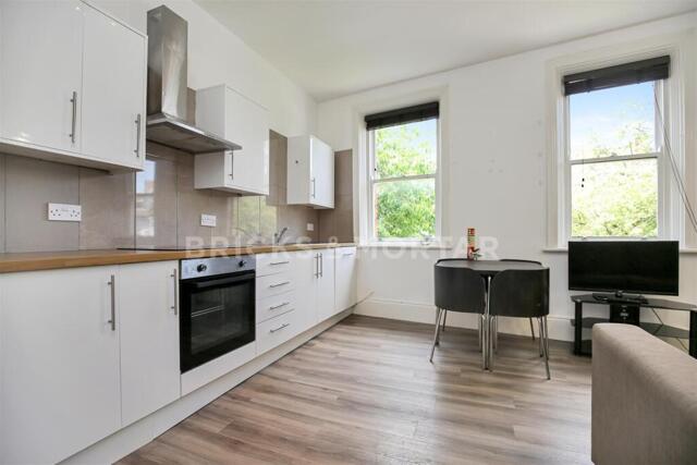 (£pppw) Osborne Avenue, Jesmond, 3 Bedroom Apartment