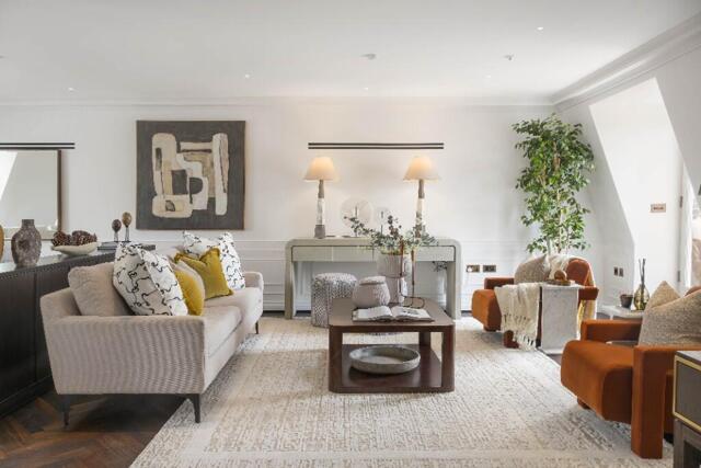 Charles Street, London, 3 Bedroom Duplex