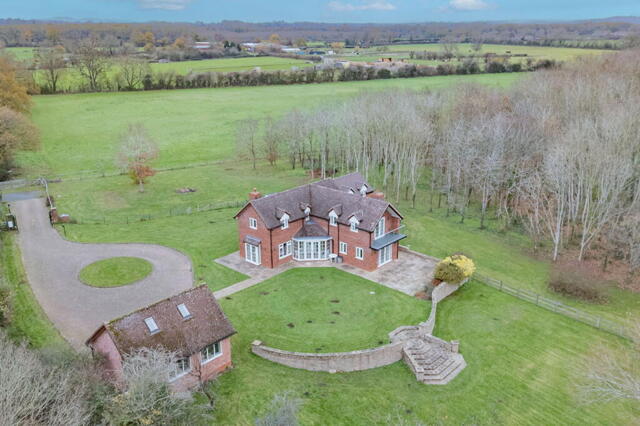 Welland, Blackmore Park Road, Malvern, 3 Bedroom Detached