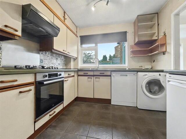 Rainham, Scott Avenue, Gillingham, 3 Bedroom End