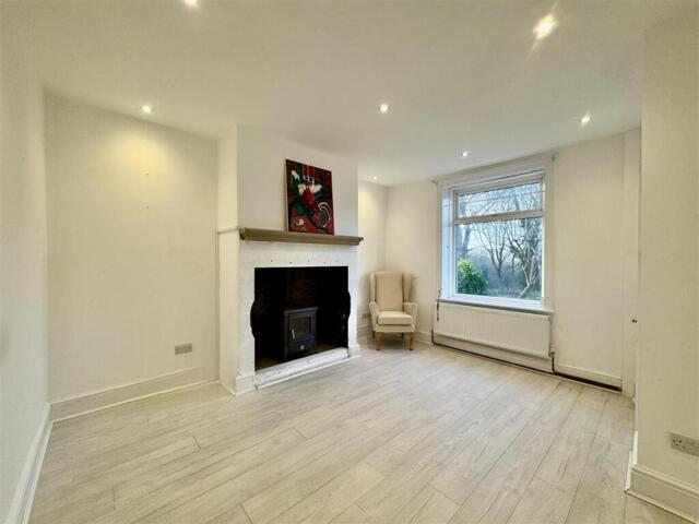 Barcroft Road, Newsome, 2 Bedroom End