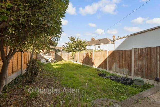 Whalebone Lane North, Romford, 3 Bedroom Terraced