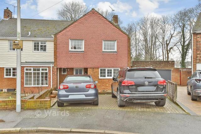 Prinys Drive, Wigmore, 4 Bedroom Semi-detached