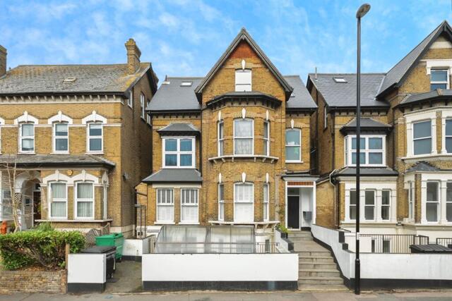 Croham Road, South Croydon, 2 Bedroom Flat