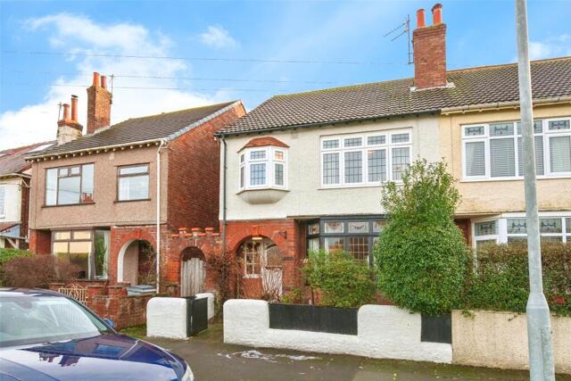 Guffitts Rake, Wirral, 4 Bedroom Semi-detached