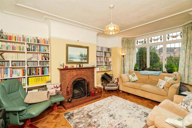 Guffitts Rake, Wirral, 4 Bedroom Semi-detached