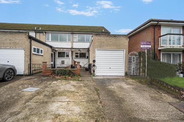 Marsh Lane, Stanmore, 3 Bedroom End