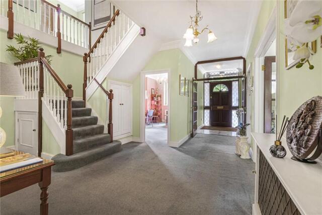 Jade House, Hendon Wood Lane, 5 Bedroom Detached