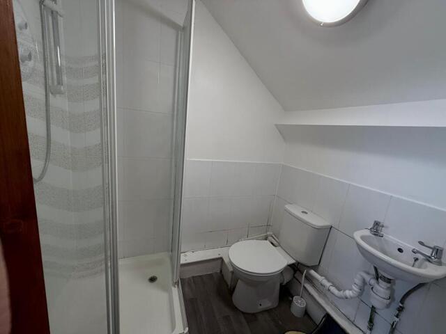 Room,college Street, 1 Bedroom House