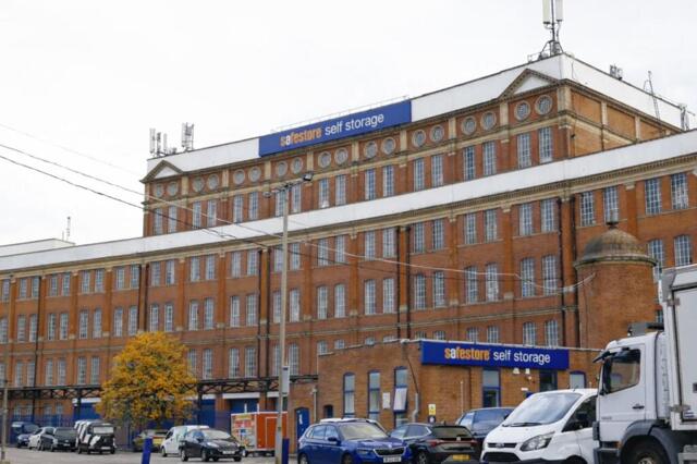 Unit ,ingate Place, Warehouse To Lease Unit ,ingate Place, Warehouse To Lease