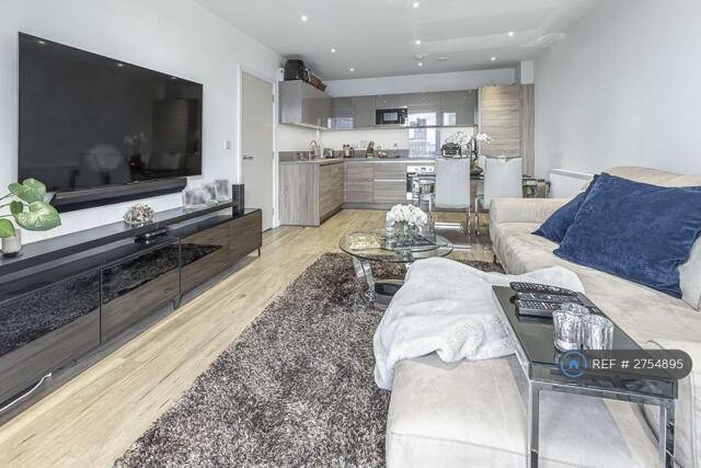 Katie Court, London, 2 Bedroom Flat